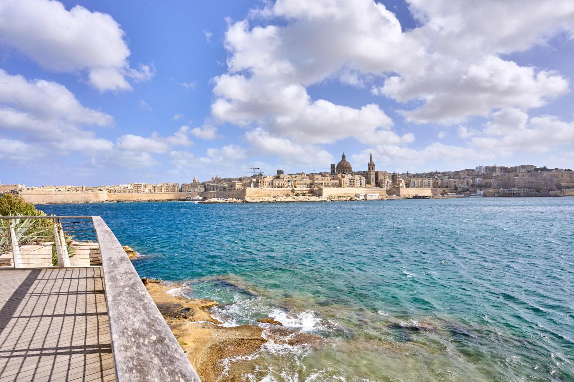 Stylish Apartment In Tigne Point Sliema Luaran gambar