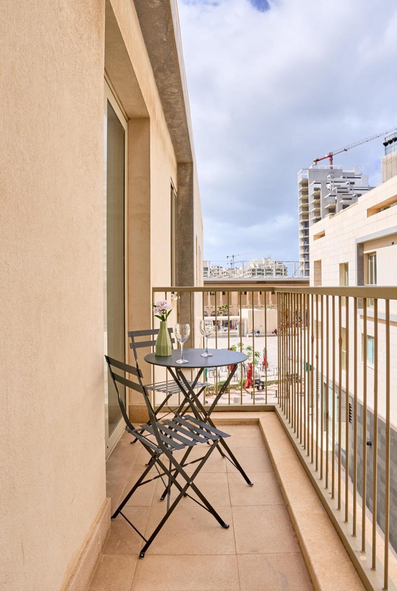 Stylish Apartment In Tigne Point Sliema Luaran gambar