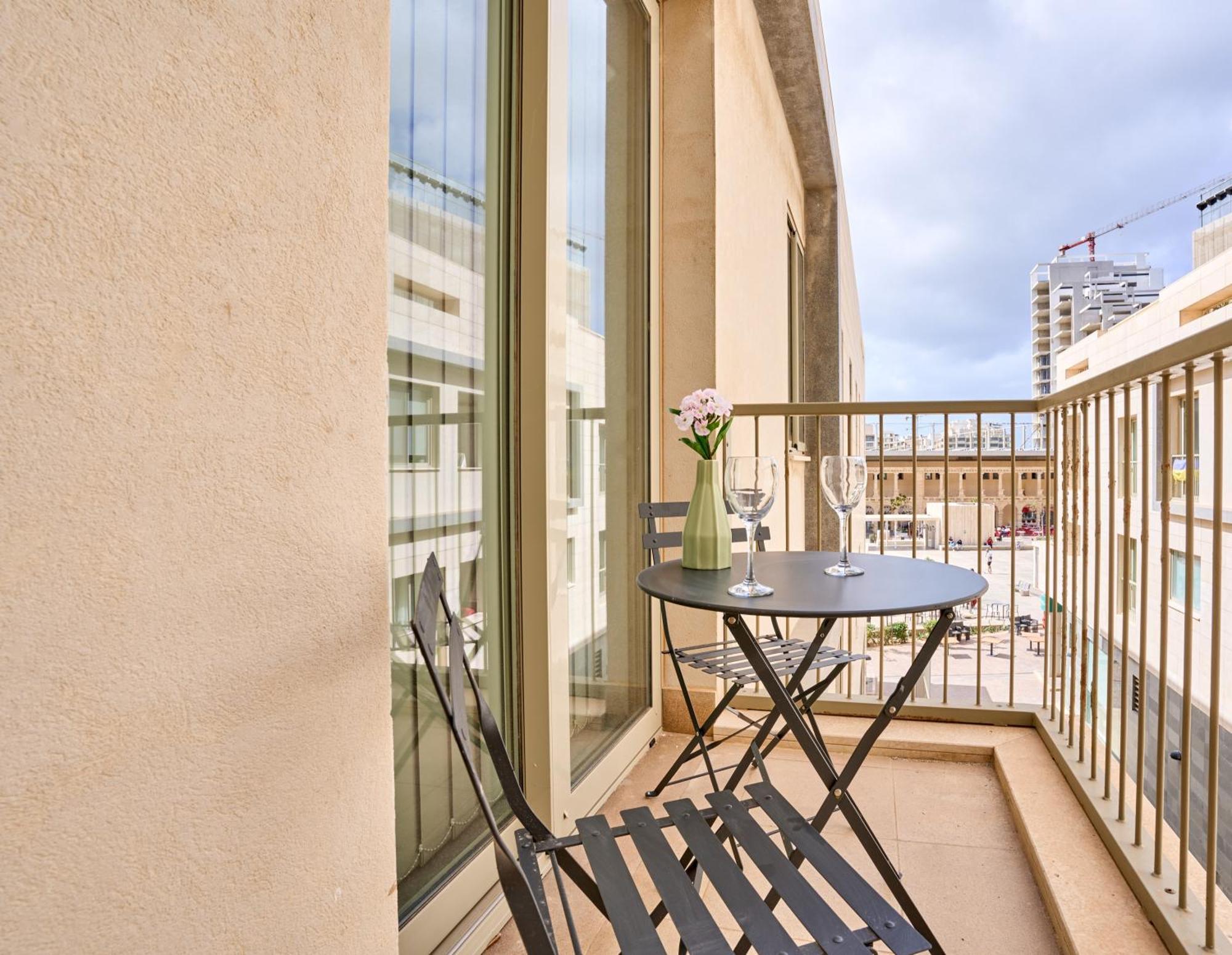 Stylish Apartment In Tigne Point Sliema Luaran gambar