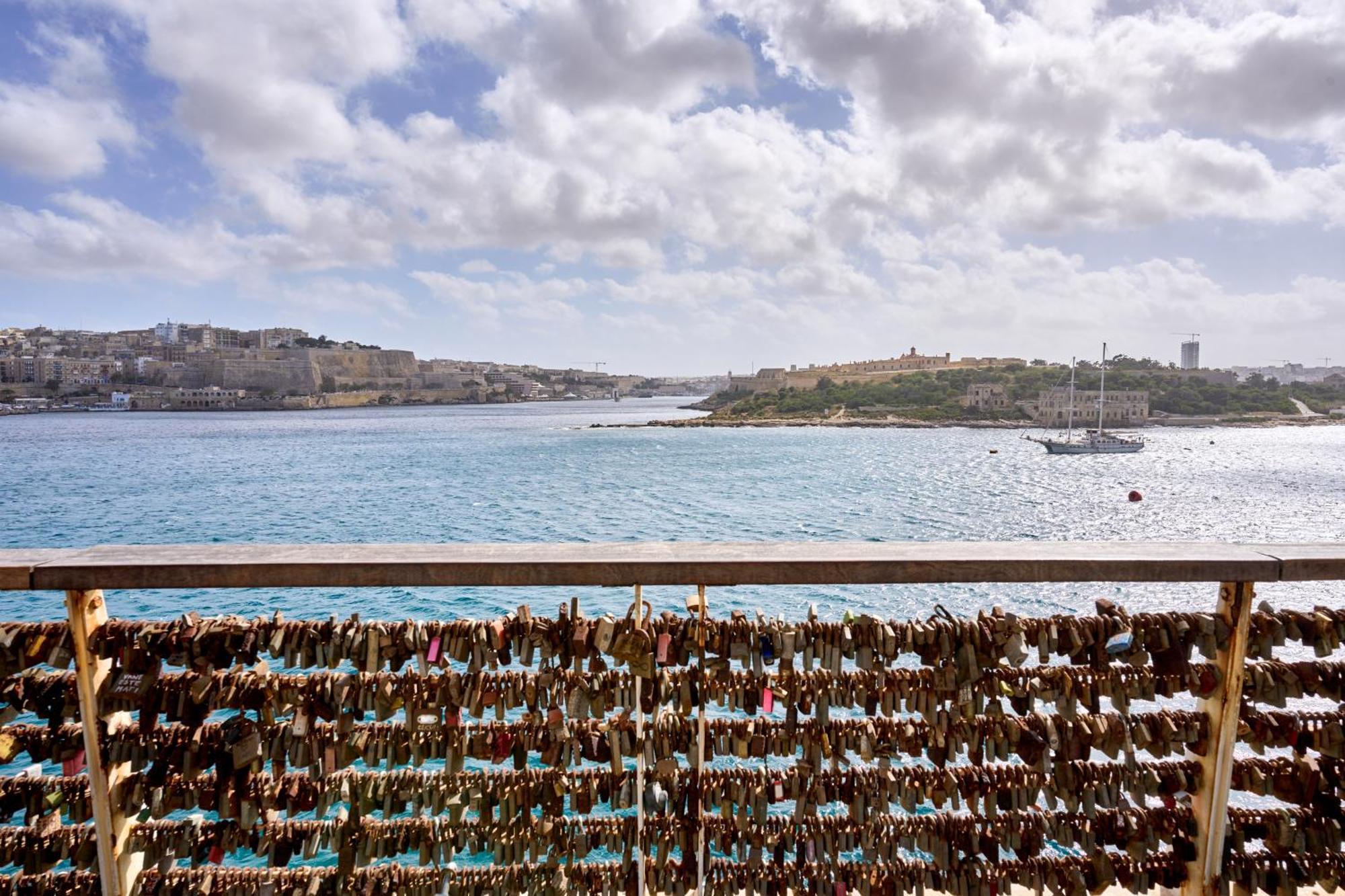 Stylish Apartment In Tigne Point Sliema Luaran gambar